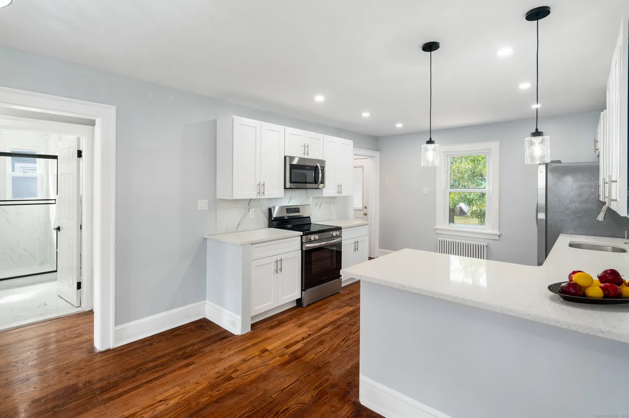 Greenwich Real Estate | View 233 Taft Street | 3 Beds, 1 Bath