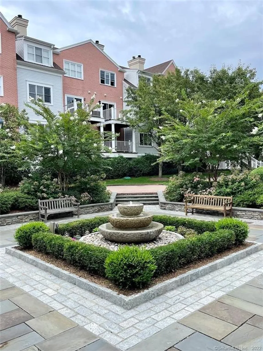 Greenwich Real Estate | View 51 Forest Avenue, 78 | 2 Beds, 2 Baths