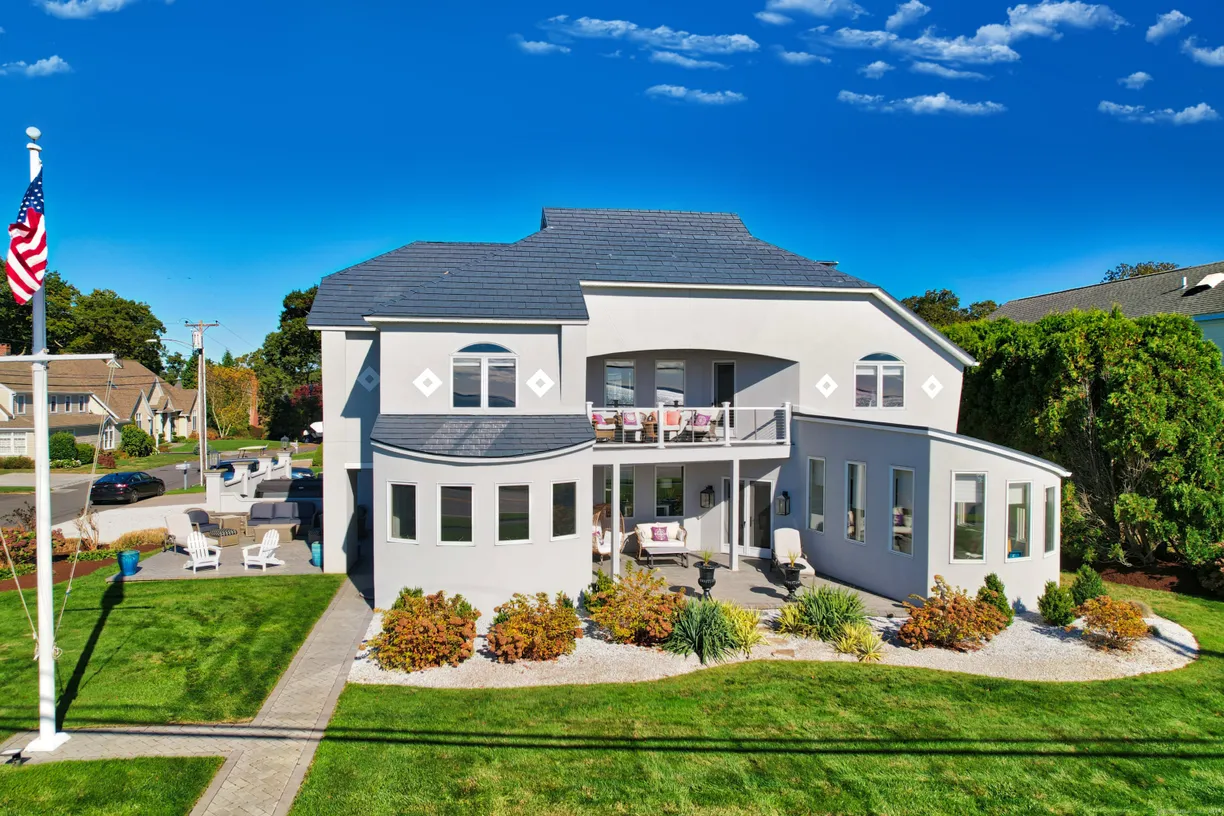 Greenwich Real Estate | View 372 Maple Avenue | Listing