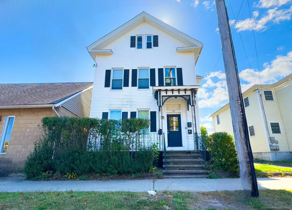 Greenwich Real Estate | View 336 Legion Avenue, 2 | 2 Beds, 1 Bath