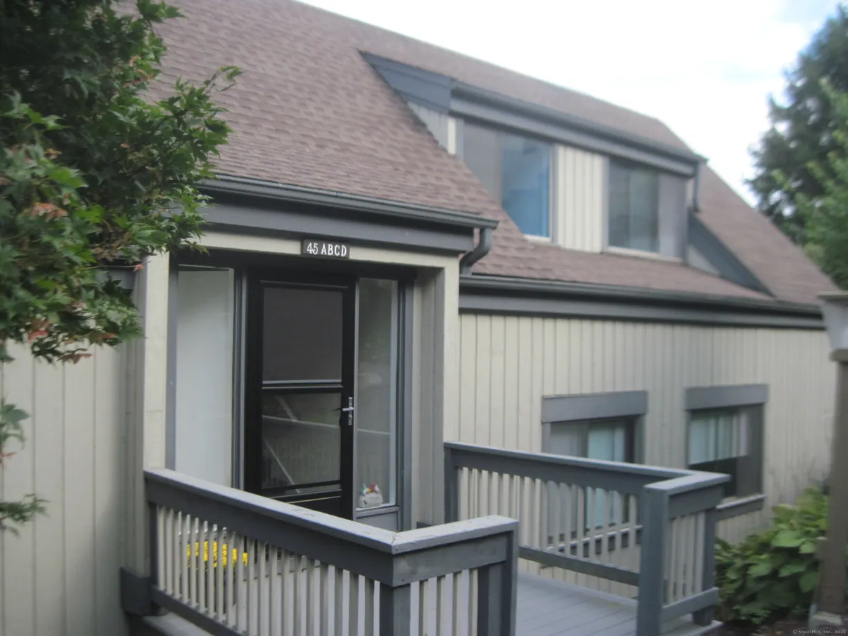 Greenwich Real Estate | View 45 Heritage Village, D | 2 Beds, 2 Baths