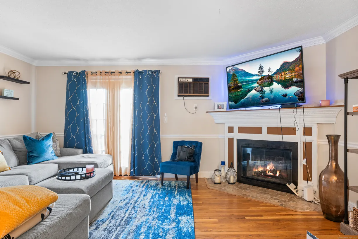 Greenwich Real Estate | View 10 Taft Point, APT 3 | 2 Beds, 2 Baths