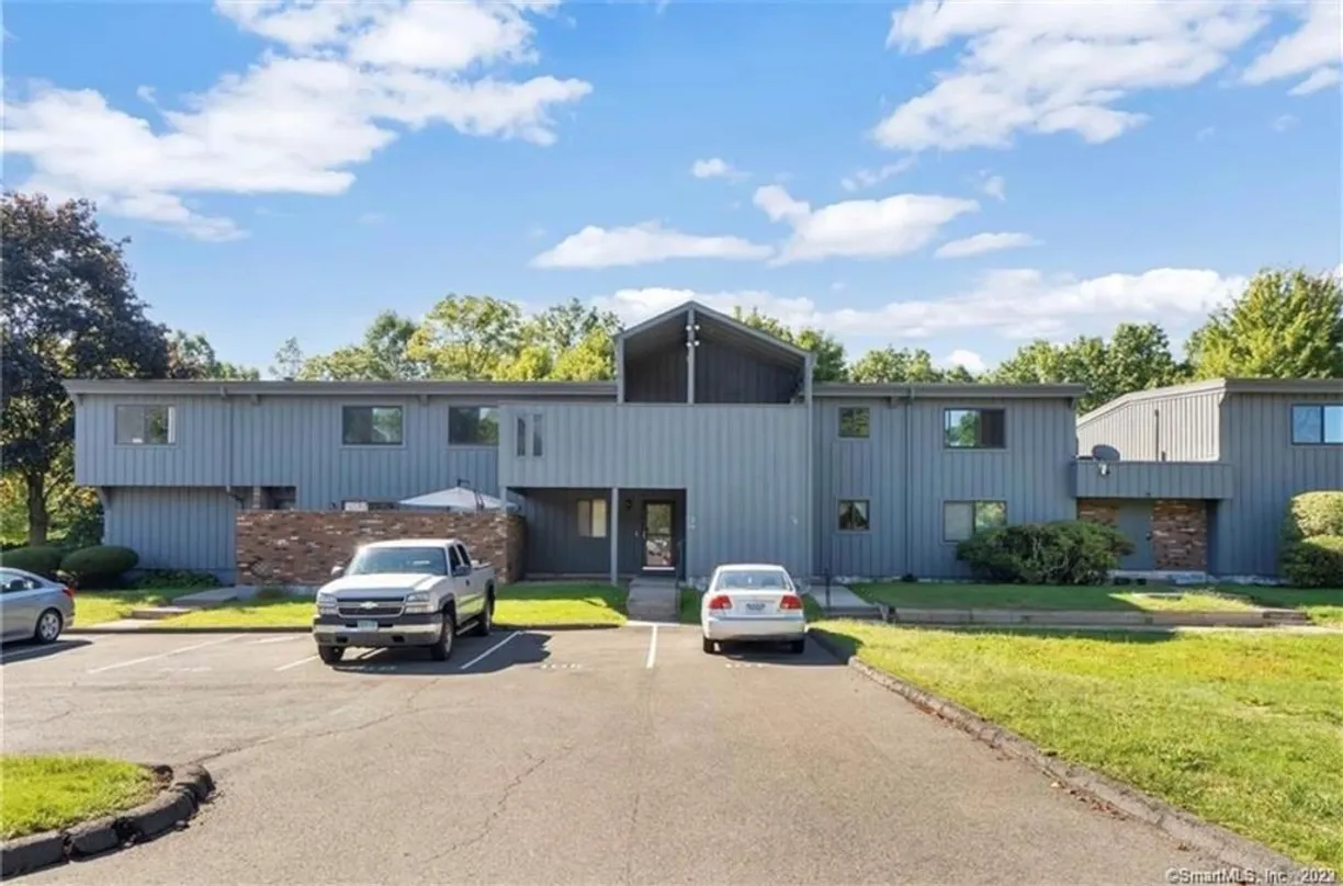 Greenwich Real Estate | View 115 Webster Court, 115 | 1 Bed, 1 Bath