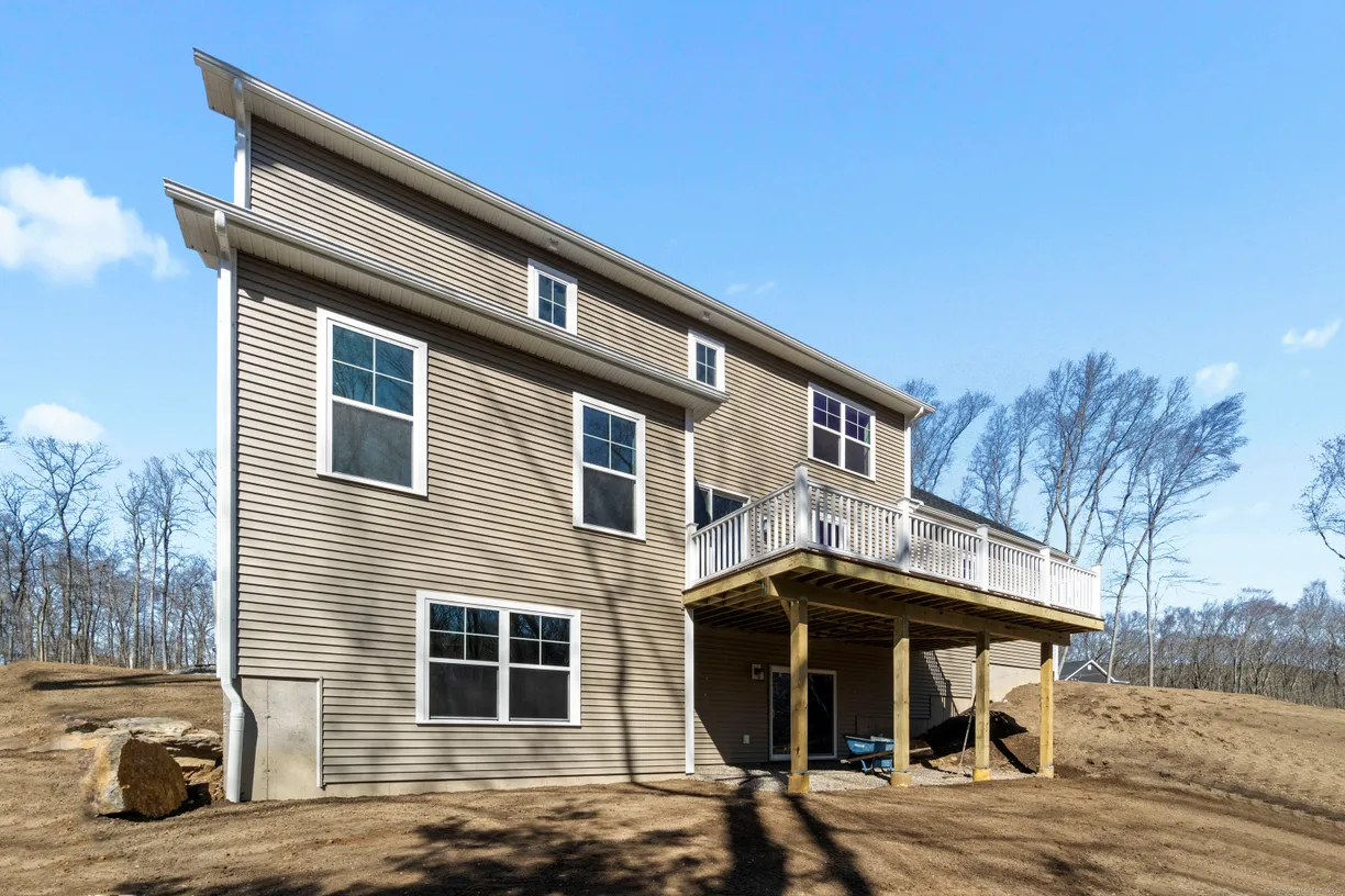 Greenwich Real Estate | View 200 Horizon Hill | Listing
