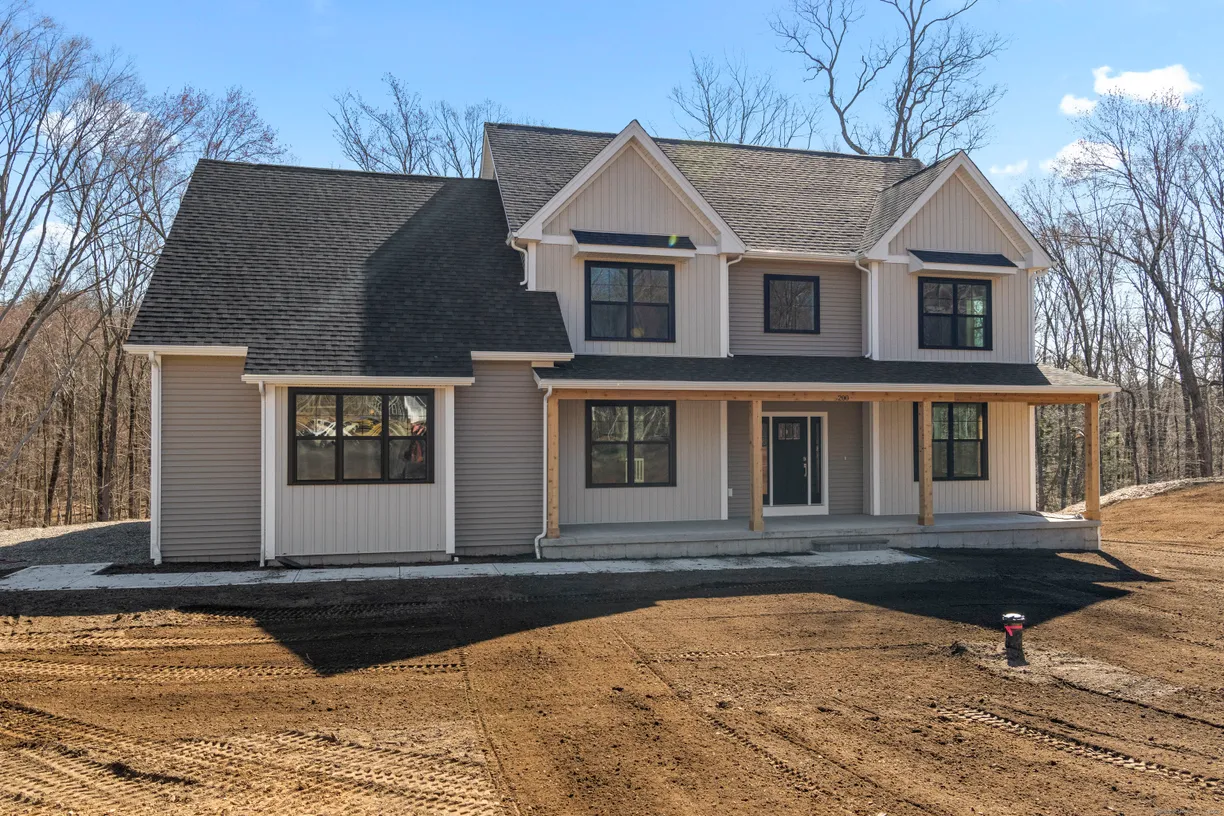 Greenwich Real Estate | View 200 Horizon Hill | 4 Beds, 2 Baths
