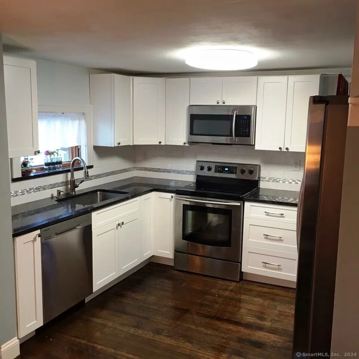 Greenwich Real Estate | View 395 Old Waterbury Road | 4 Beds, 4 Baths