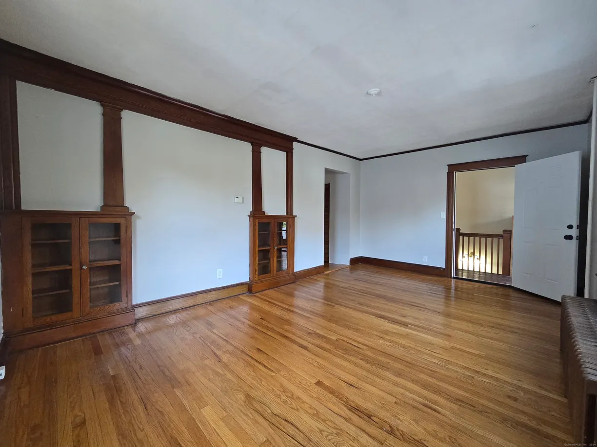 Greenwich Real Estate | View 172 Columbia Street, 2 | 2 Beds, 1 Bath