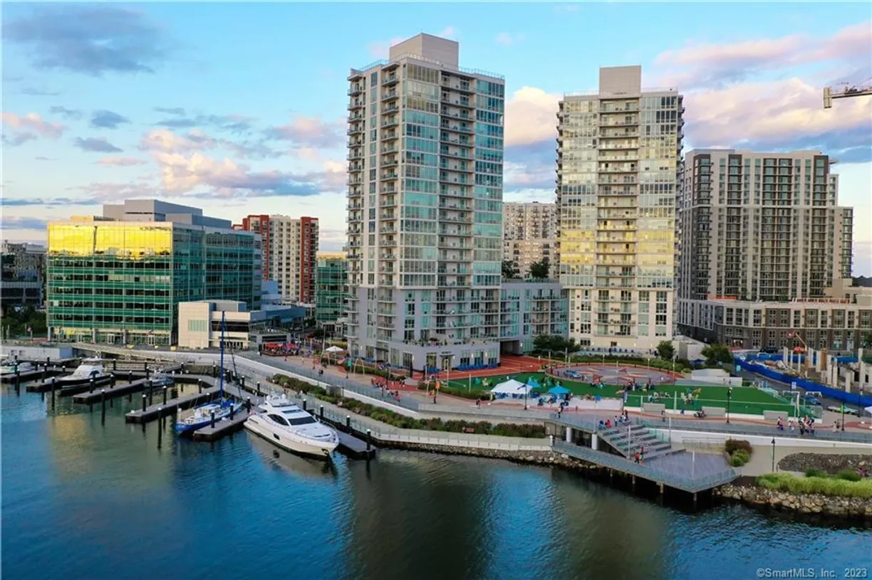 Greenwich Real Estate | View 1 Harbor Point Road, 253 | 1 Bed, 1 Bath