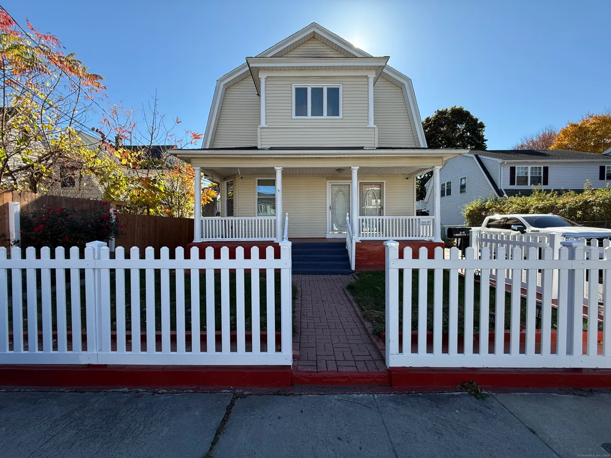 Greenwich Real Estate | View 5 Farmington Avenue, 1 | 2 Beds, 1 Bath
