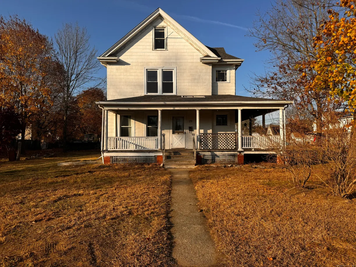 Greenwich Real Estate | View 29 Pleasant Street | 3 Beds, 1 Bath