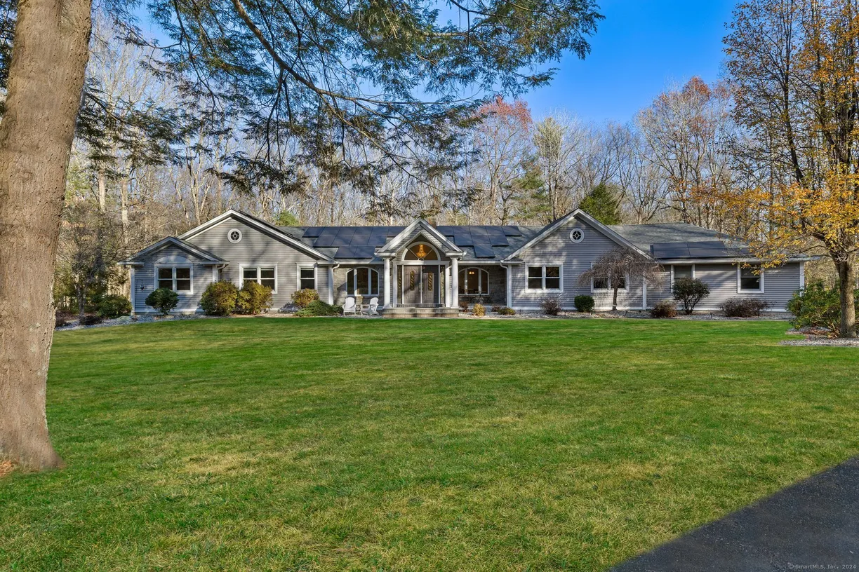 Greenwich Real Estate | View 29 Timber Lane | 5 Beds, 3 Baths