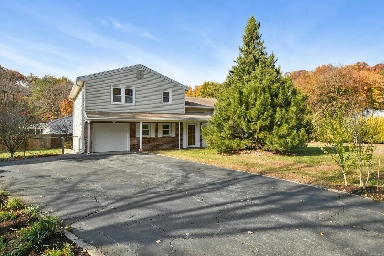 Greenwich Real Estate | View 41 East Rocks Road | 3 Beds, 1 Bath