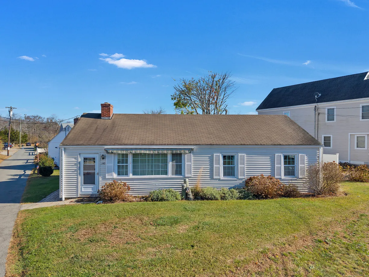Greenwich Real Estate | View 140 Salt Island Road | 3 Beds, 1 Bath