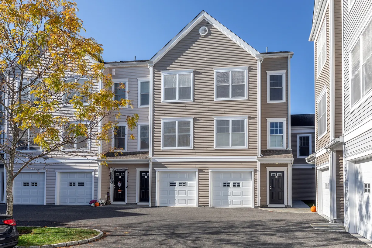 Greenwich Real Estate | View 409 Copper Square Drive, 409 | 2 Beds, 2 Baths