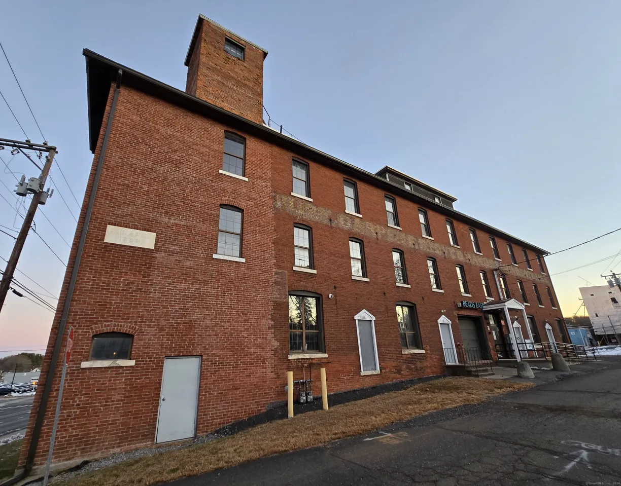 Greenwich Real Estate | View 35 Oakland Street | Listing