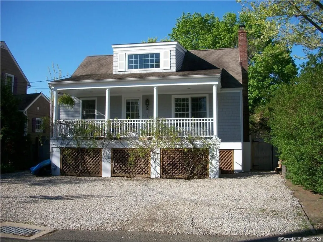 Greenwich Real Estate | View 23 Danbury Avenue | 2 Beds, 2 Baths
