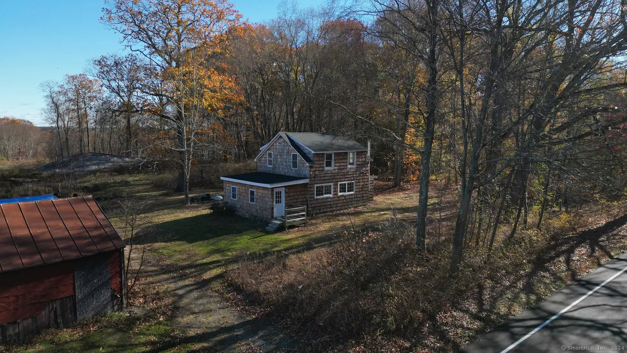 Greenwich Real Estate | View  | 2 Beds, 2 Baths
