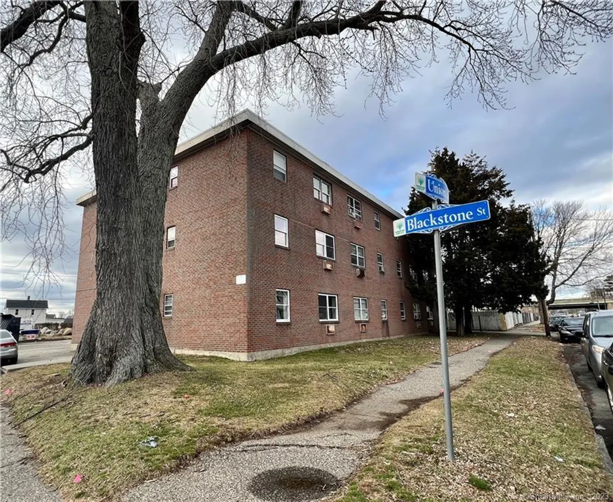 Greenwich Real Estate | View 87 Union Avenue, A4 | 1 Bed, 1 Bath