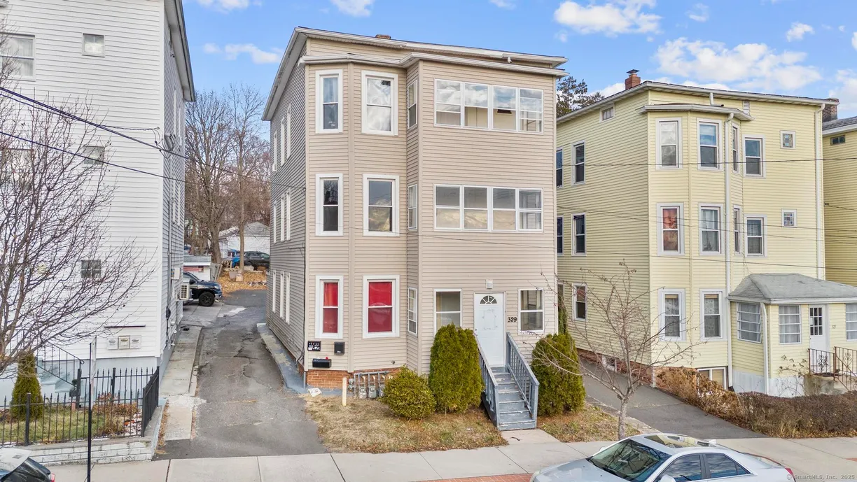 Greenwich Real Estate | View 329 Broad Street, 1 | 2 Beds, 1 Bath