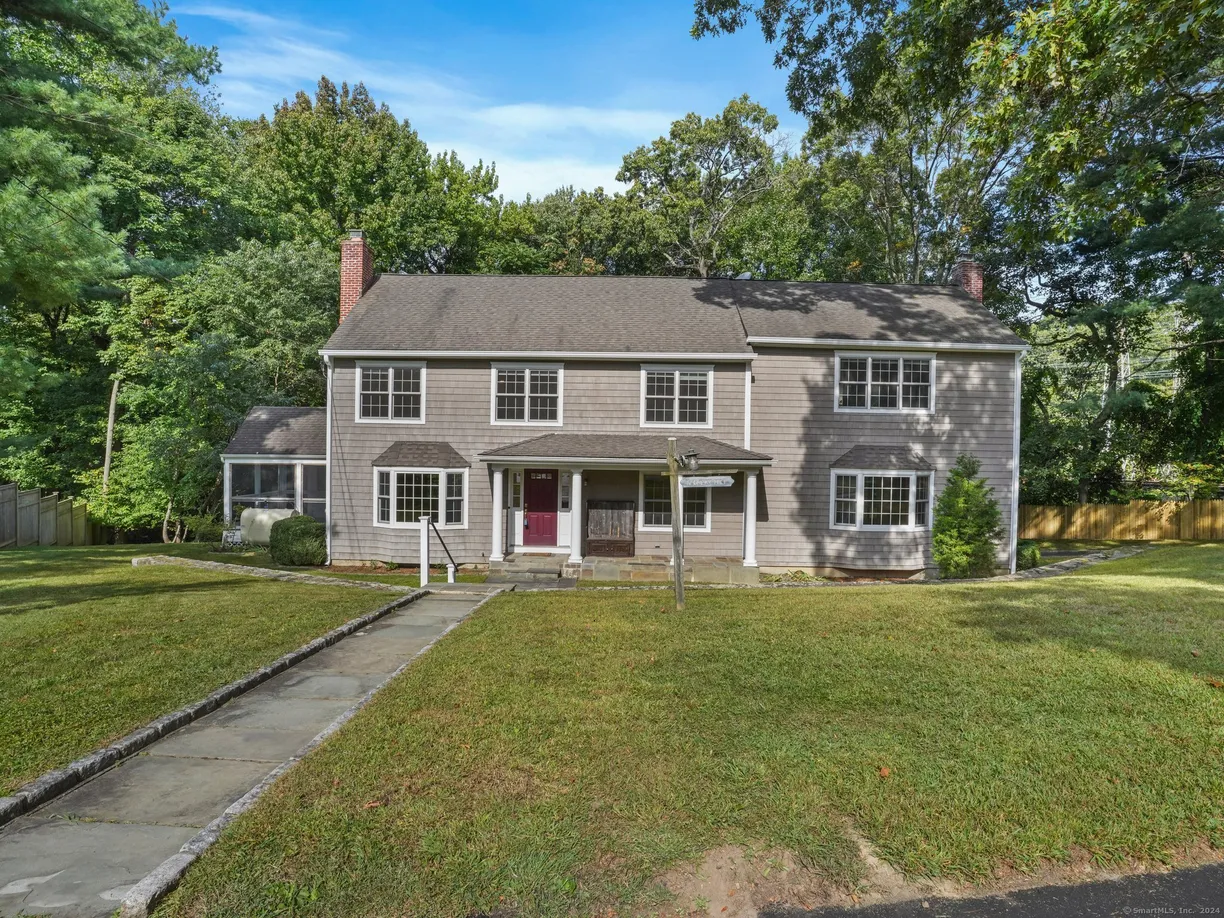 Greenwich Real Estate | View 12 Great Hill Road | 5 Beds, 3 Baths