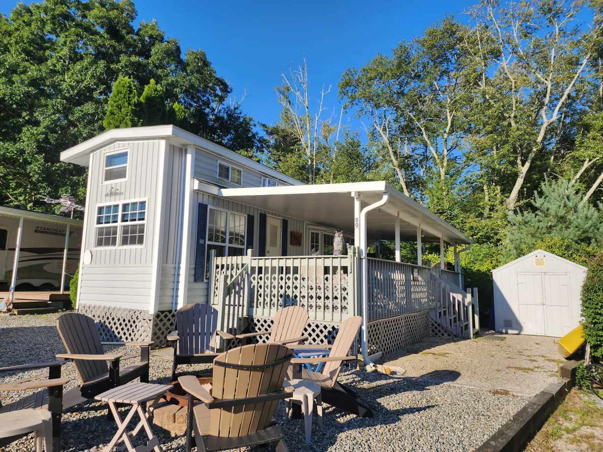 Greenwich Real Estate | View 262 L 80 Shetucket Turnpike, 80 | 1 Bed, 1 Bath