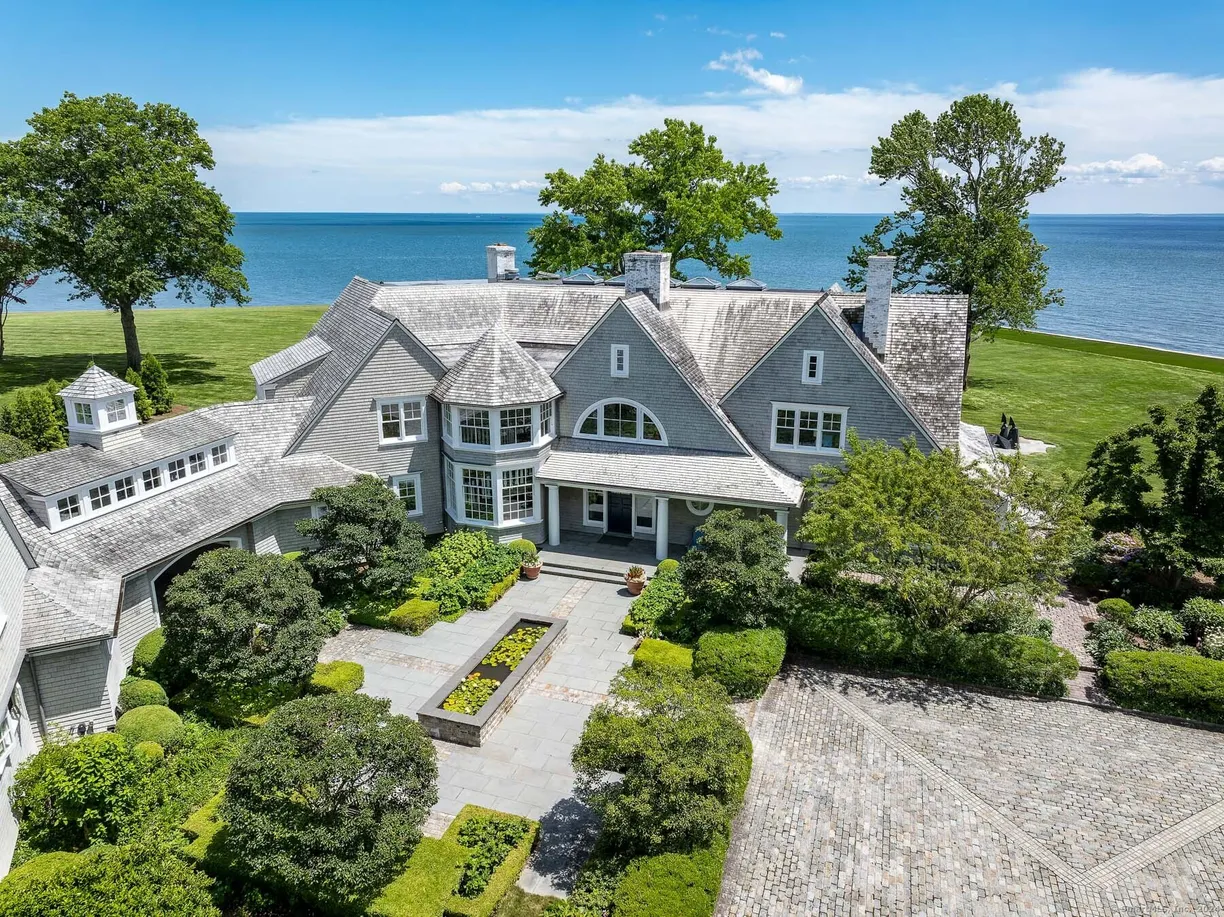 Greenwich Real Estate | View 122 Beachside Avenue | 5 Beds, 5 Baths