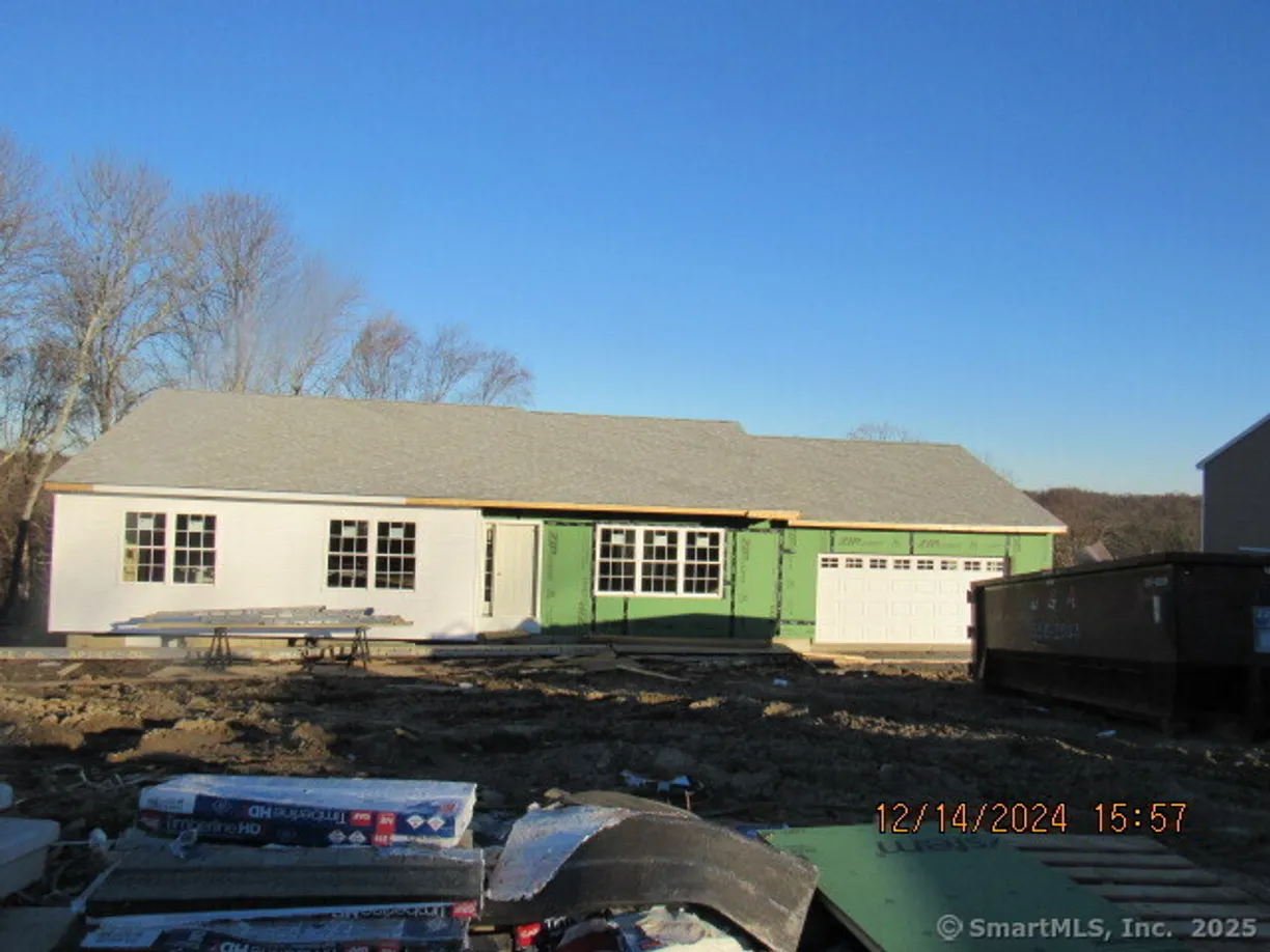 Greenwich Real Estate | View 144 Warm Earth Road | 3 Beds, 2 Baths
