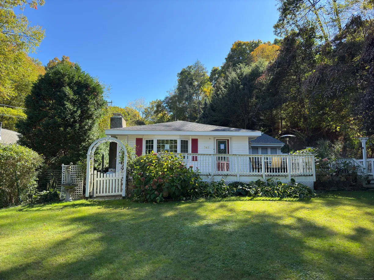 Greenwich Real Estate | View 743 Candlewood Lake Road | 3 Beds, 2 Baths