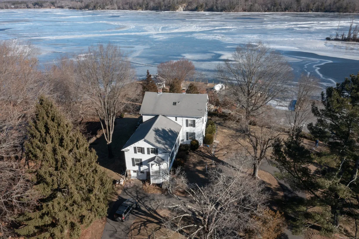 Greenwich Real Estate | View 139 Kirtland Street | 7 Beds, 2 Baths