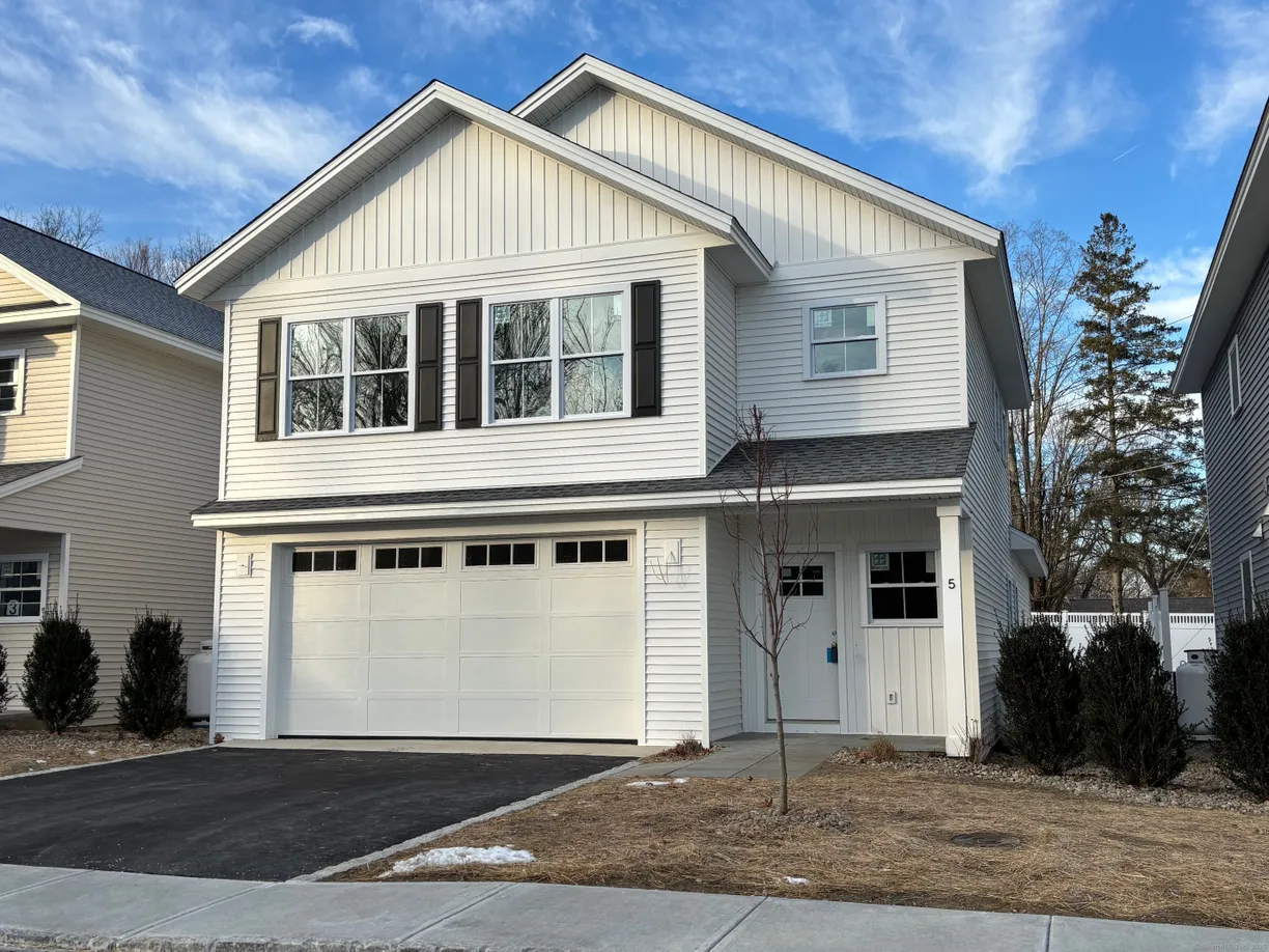 Greenwich Real Estate | View 15 Fieldstone Court Court, 15 | Listing