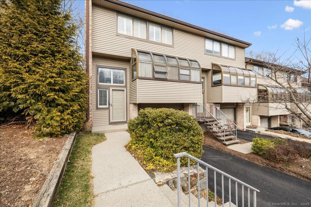 Greenwich Real Estate | View 2539 Bedford Street, Apt 38A | 2 Beds, 2 Baths