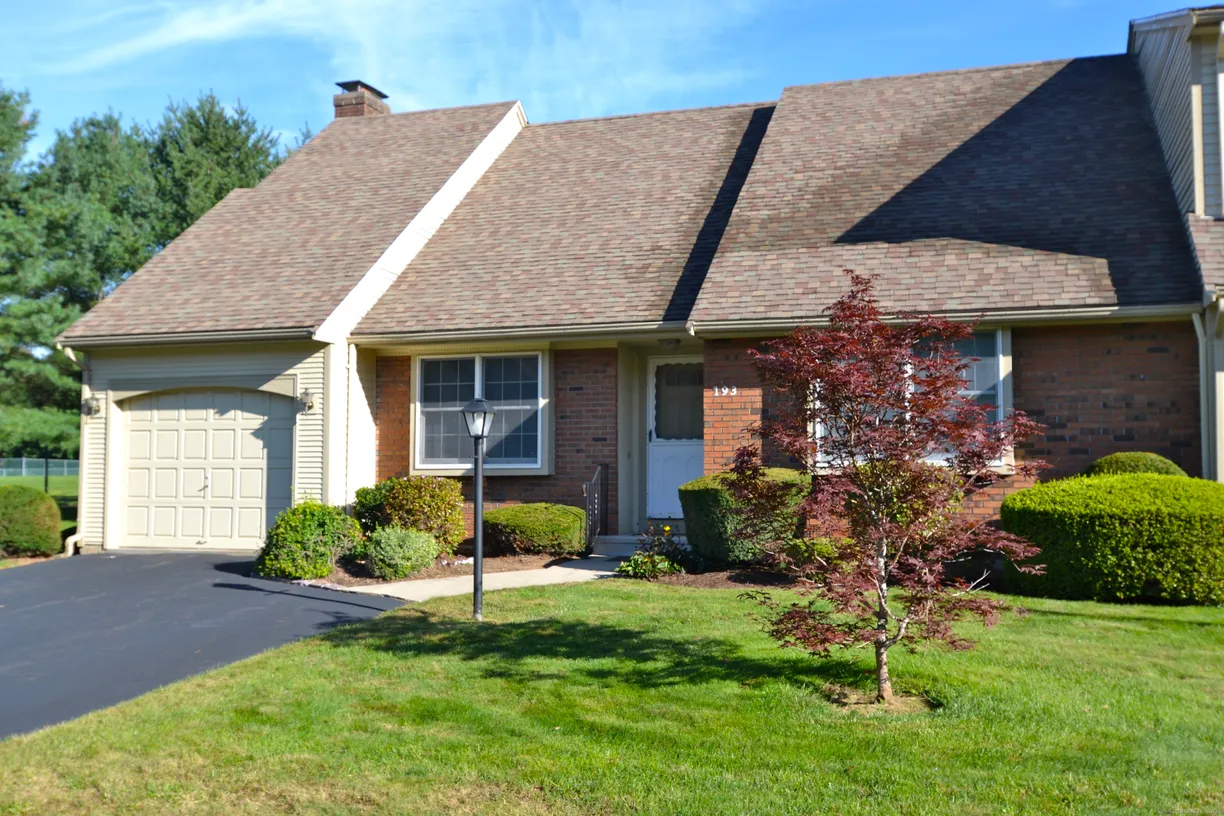 Greenwich Real Estate | View 193 The Meadows, 193 | 2 Beds, 2 Baths