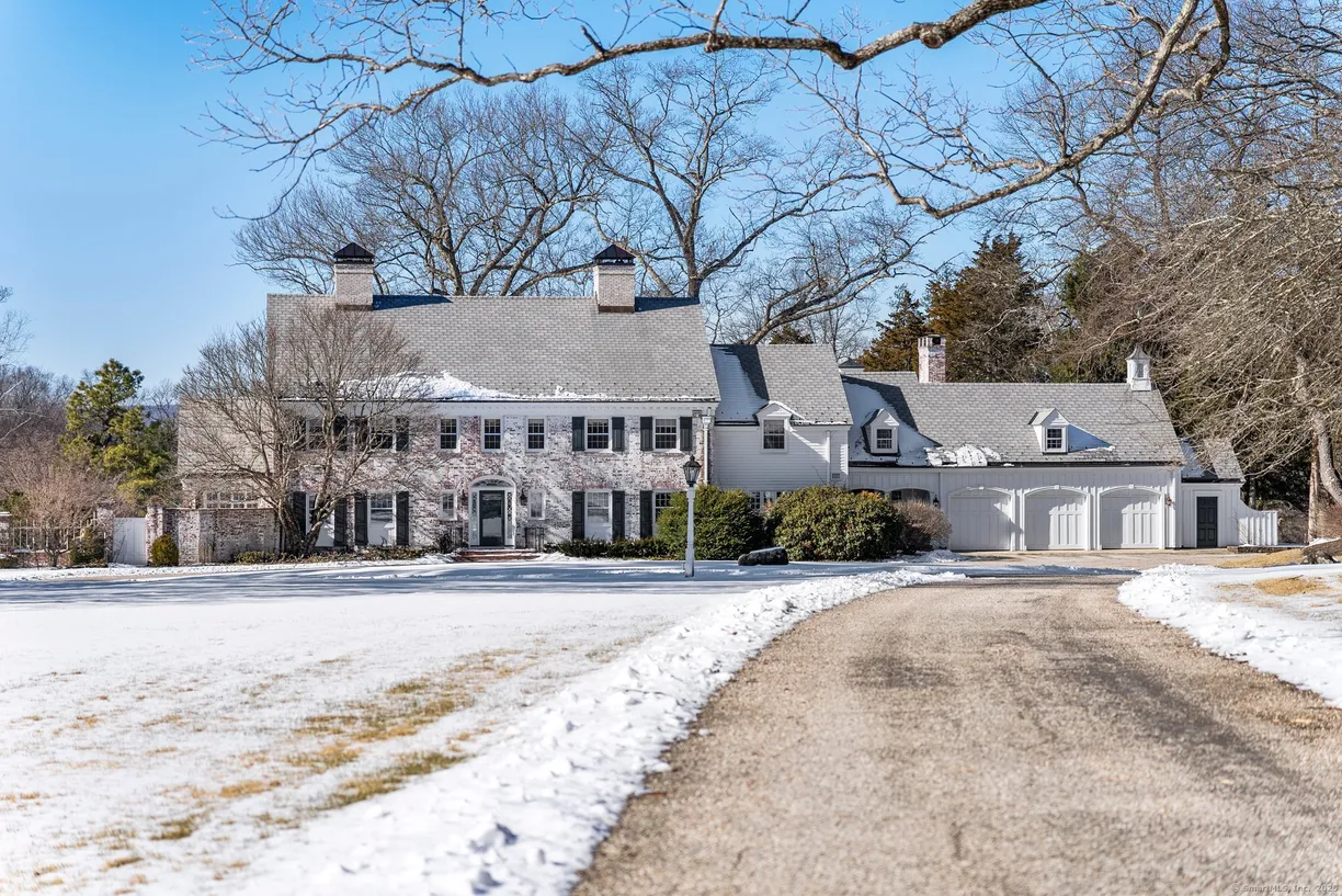 Greenwich Real Estate | View 181 Mountain Spring Road | 6 Beds, 6 Baths