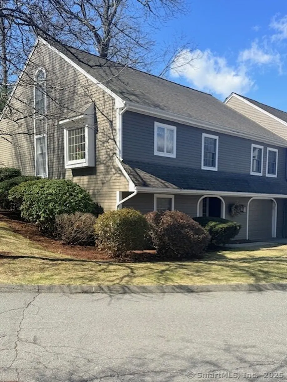 Greenwich Real Estate | View , 131 | 3 Beds, 2 Baths