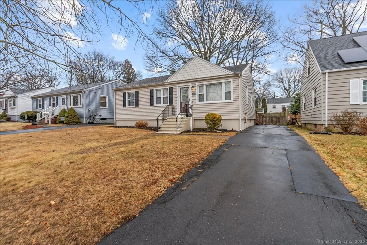 Greenwich Real Estate | View 27 Mohawk Drive | 2 Beds, 1 Bath
