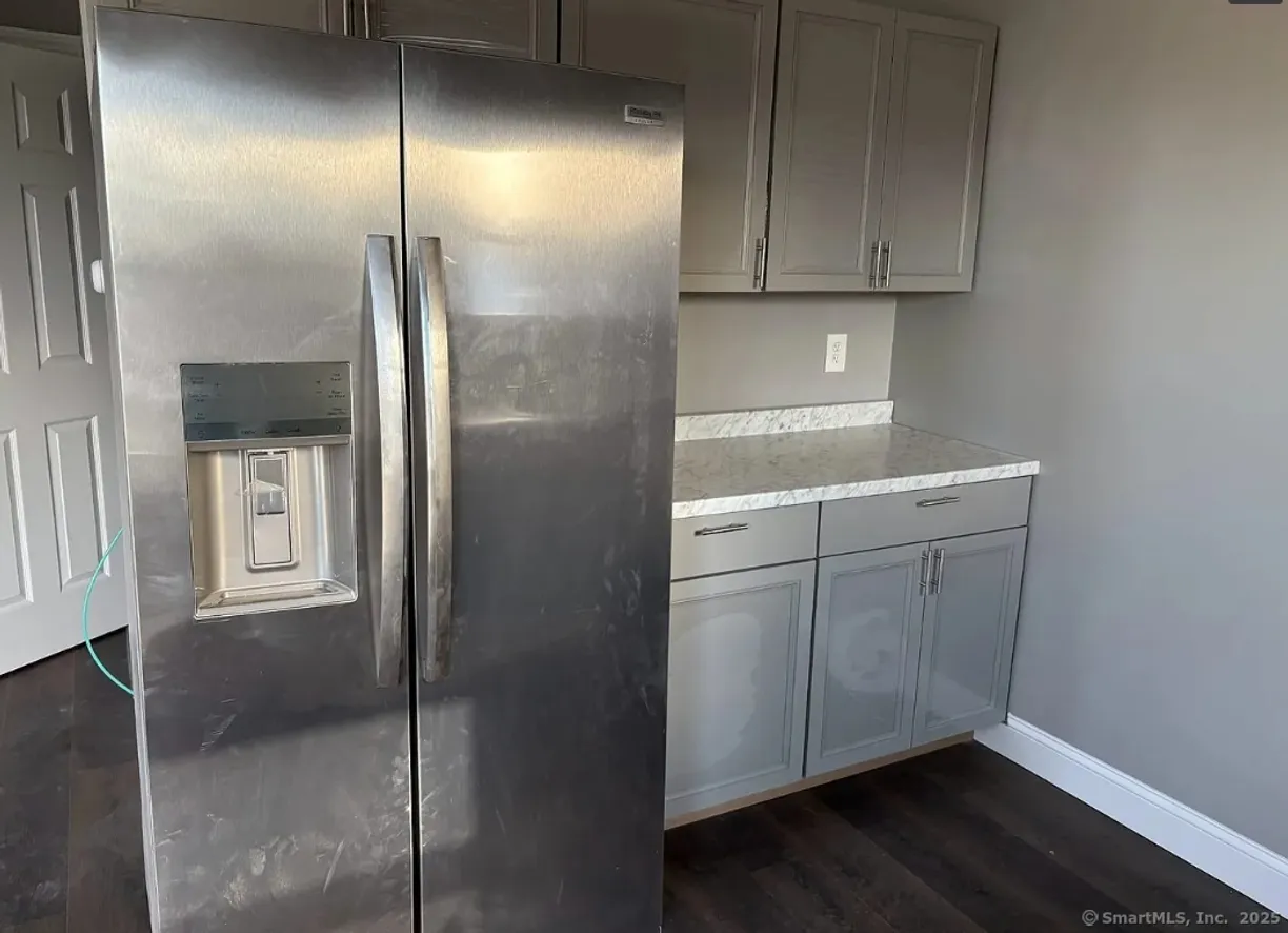 Greenwich Real Estate | View 724 Middletown Avenue | Listing
