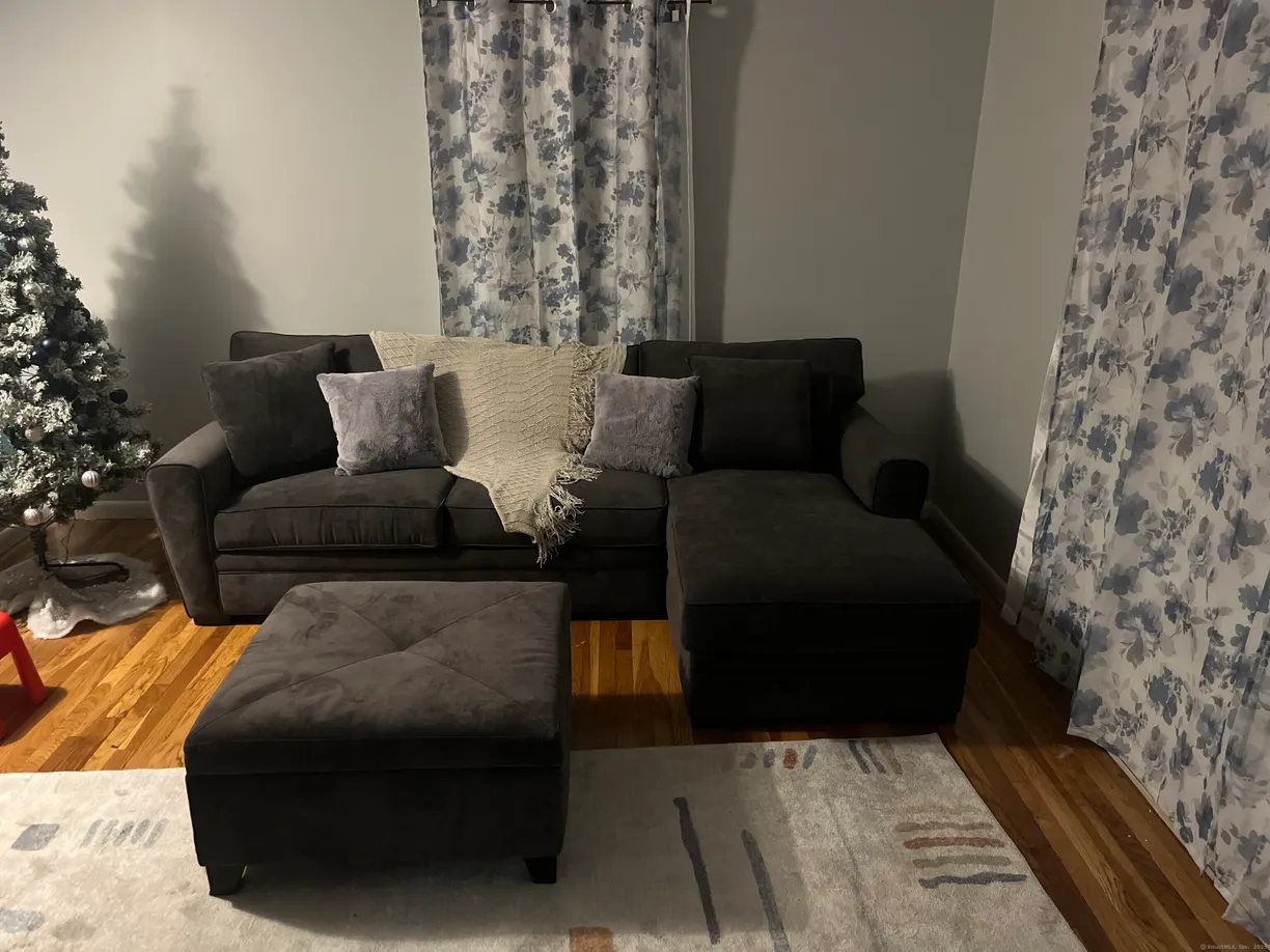 Greenwich Real Estate | View 474 Merritt Street | 2 Beds, 1 Bath