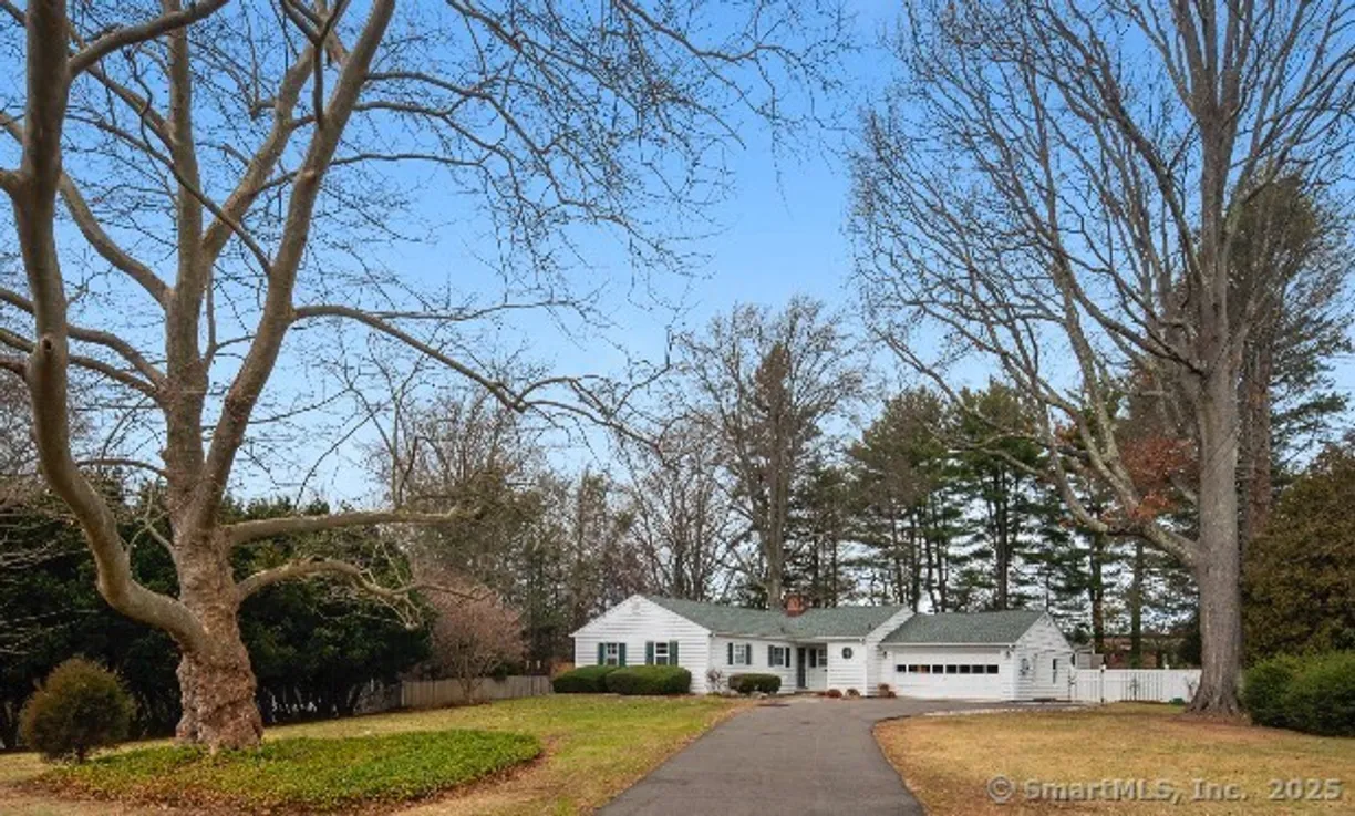 Greenwich Real Estate | View 14 Crooked Trail Road | 3 Beds, 2 Baths