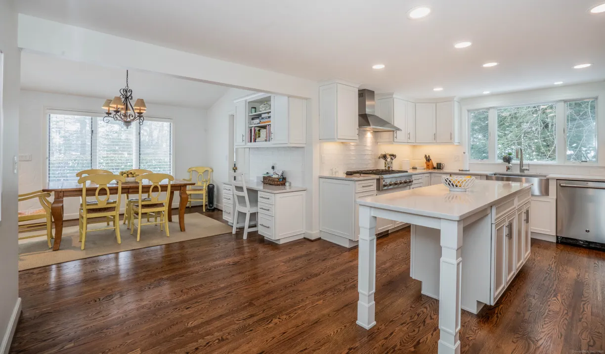 Greenwich Real Estate | View 11 Lakeview Drive | 4 Beds, 3 Baths