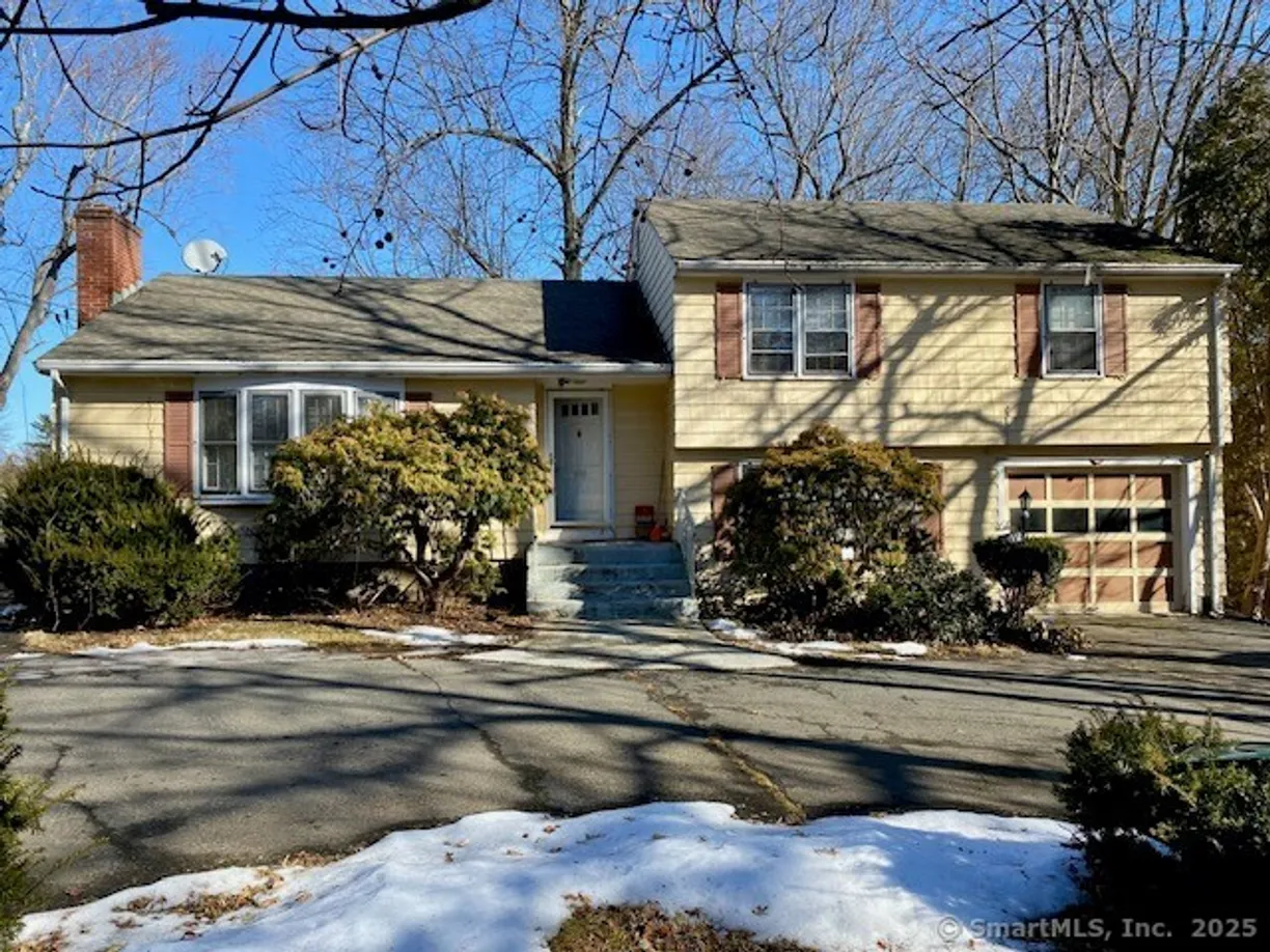 Greenwich Real Estate | View 262 North Main Street | 3 Beds, 2 Baths