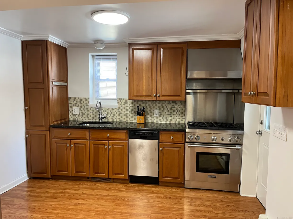 Greenwich Real Estate | View 212 New Norwalk Road, #A | 2 Beds, 1 Bath