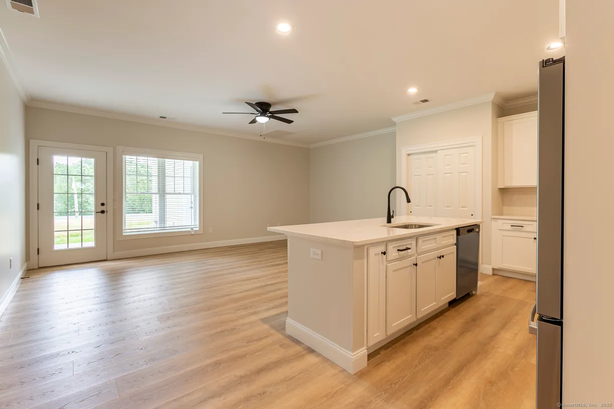 Greenwich Real Estate | View 7 Loomis Road, C | Listing