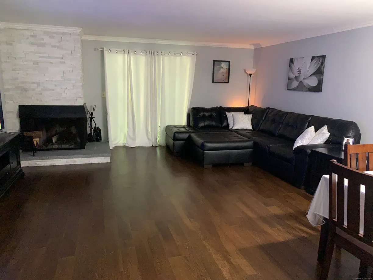 Greenwich Real Estate | View 93 Chestnut Street, APT H | 3 Beds, 1 Bath