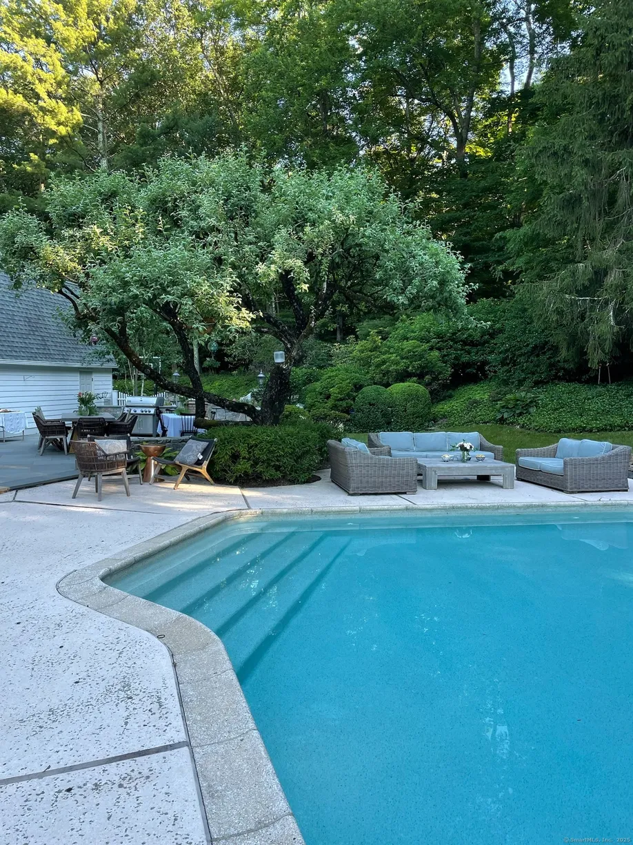 Greenwich Real Estate | View 25 Deacons Lane | Listing