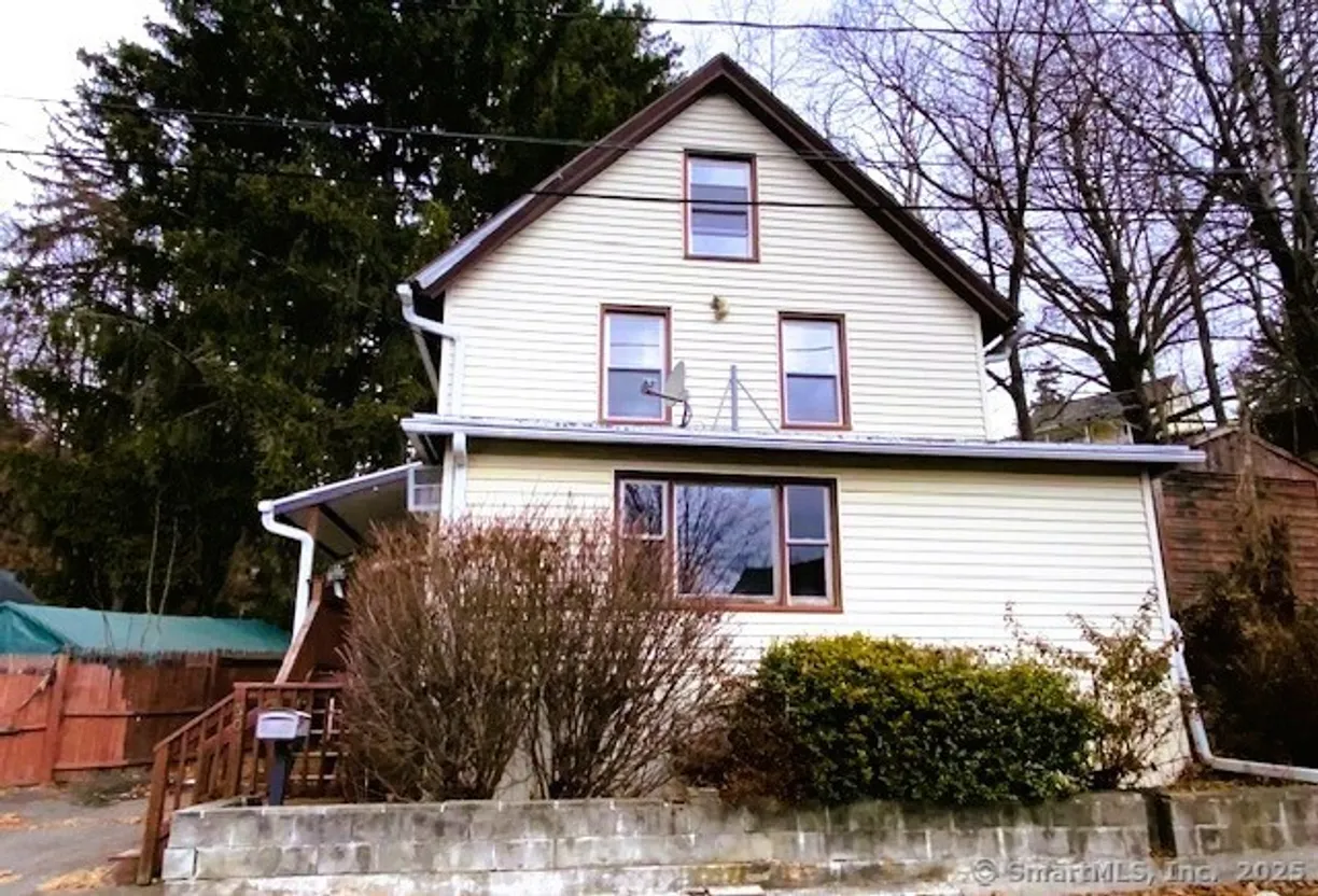 Greenwich Real Estate | View 30 Pond Street | Listing