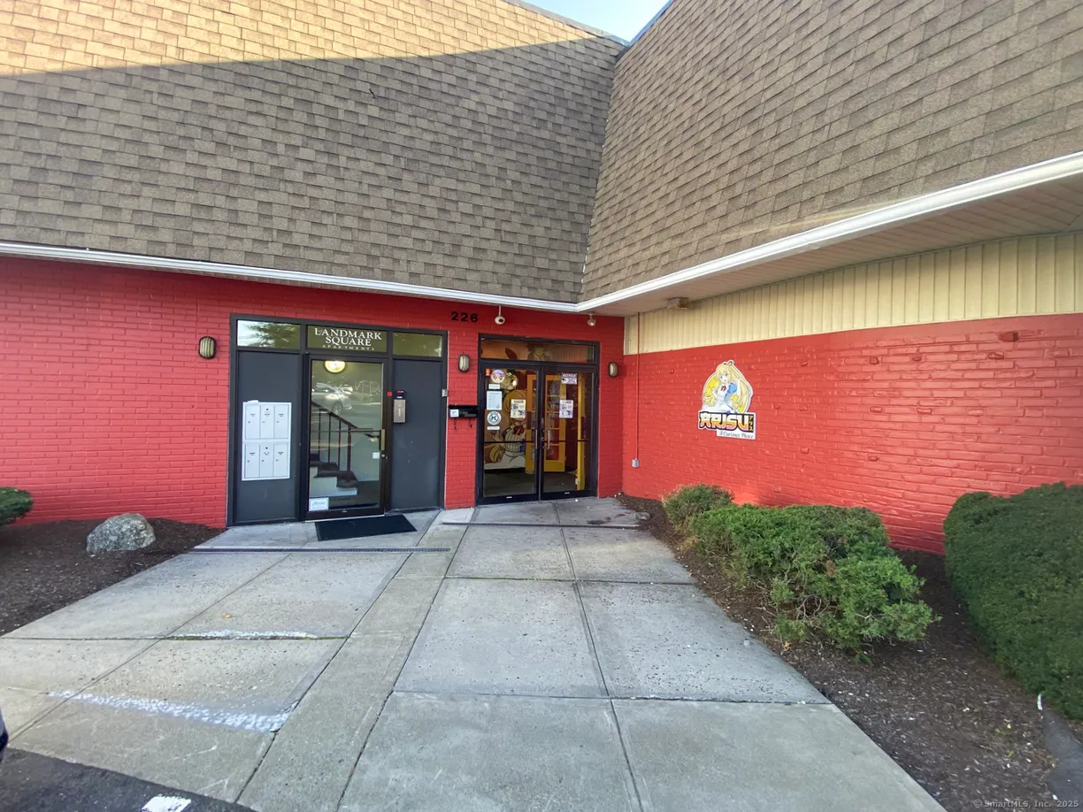 Greenwich Real Estate | View 226 Kings Highway, 2 | 1 Bed, 1 Bath