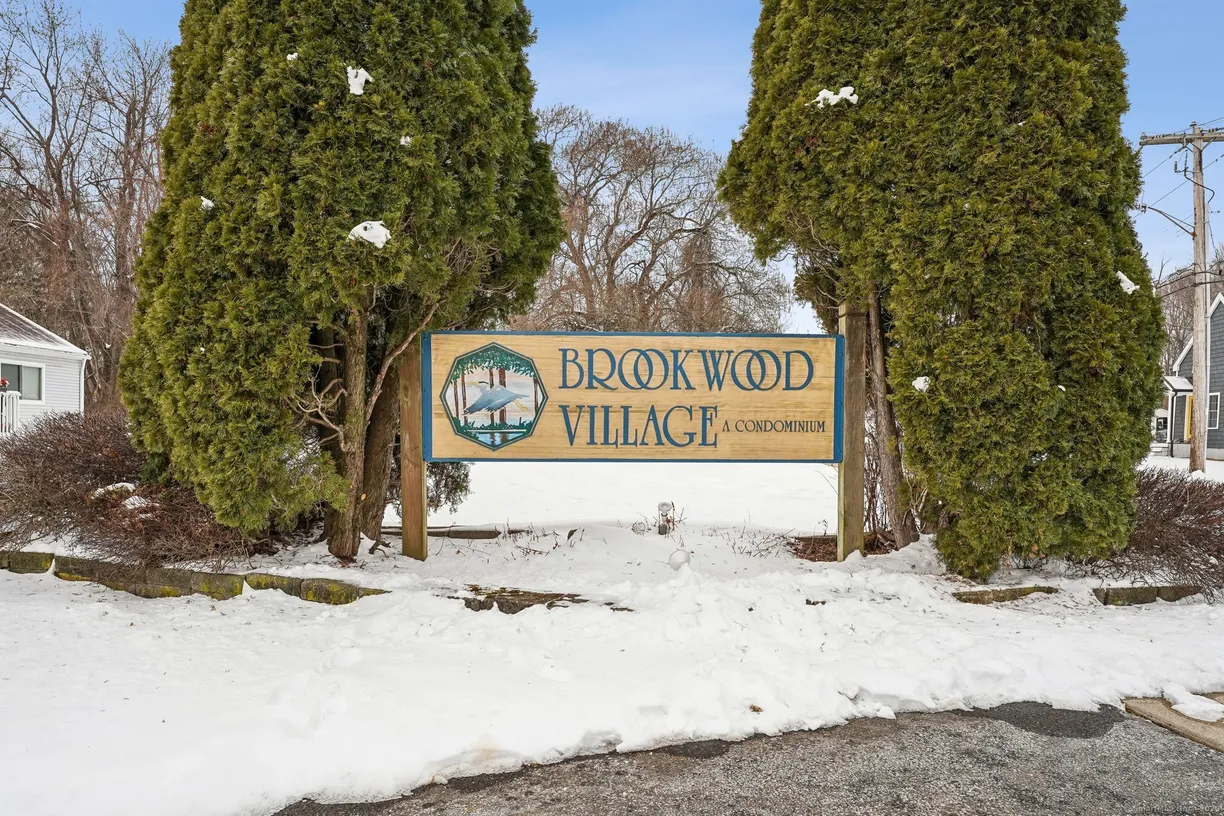 Greenwich Real Estate | View 7 Brookwood Drive, APT C | 1 Bed, 1 Bath