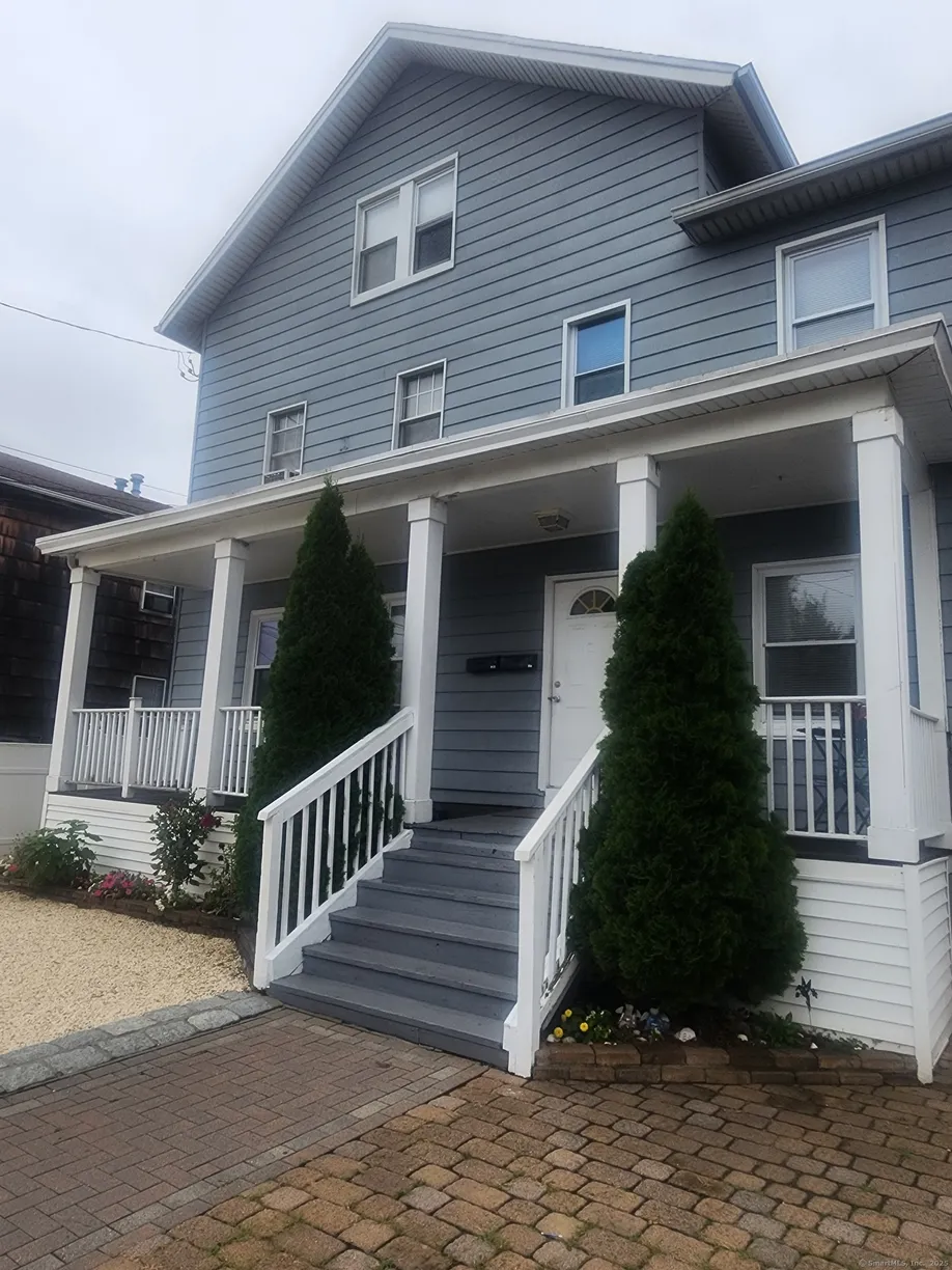 Greenwich Real Estate | View 844 Kossuth Street, 1 | 3 Beds, 2 Baths