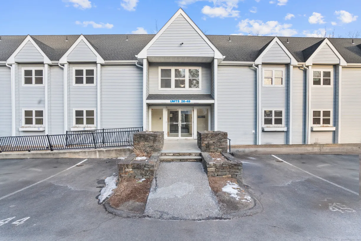 Greenwich Real Estate | View 1 Beaver Brook Road, 48 | 1 Bed, 1 Bath