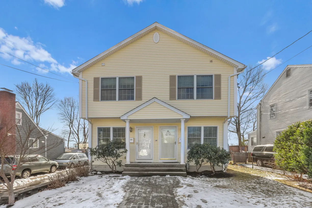 Greenwich Real Estate | View 10 Lenox Avenue, A | 2 Beds, 1 Bath